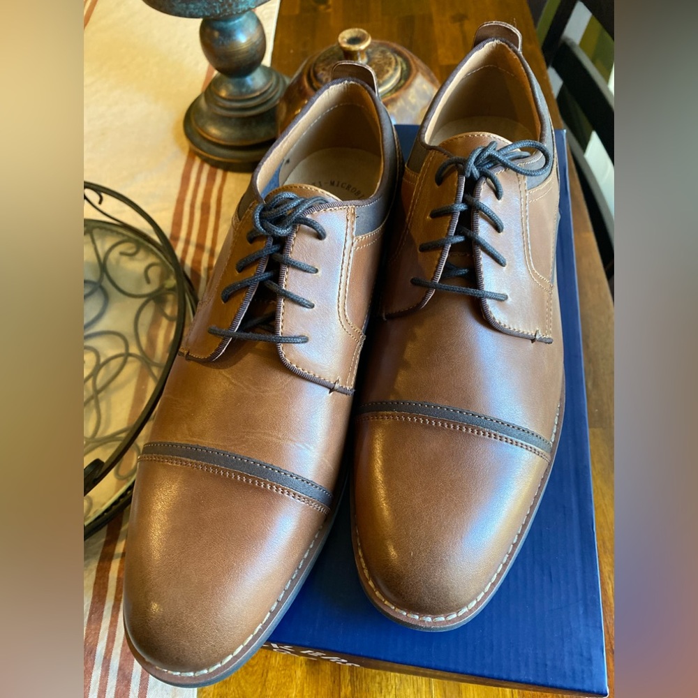 NIB Dockers Bergen Lace up Shoes
